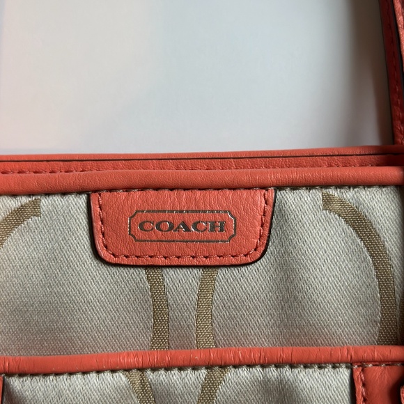 Coach satin with coral leather small handbag - Picture 4 of 5